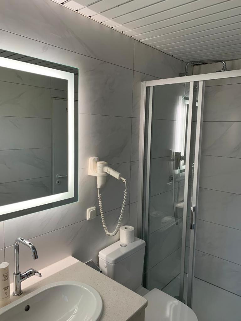 Landhotel Rosenhof Garni Am Plauer See Mit Ladesaeule Fuer E-Autos Quetzin Dış mekan fotoğraf