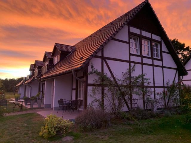 Landhotel Rosenhof Garni Am Plauer See Mit Ladesaeule Fuer E-Autos Quetzin Dış mekan fotoğraf